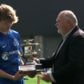 ISA PRINS CONQUISTA A TAÇA JACK BATTY APÓS BRILHO NA FINAL DA CHATHAM CUP